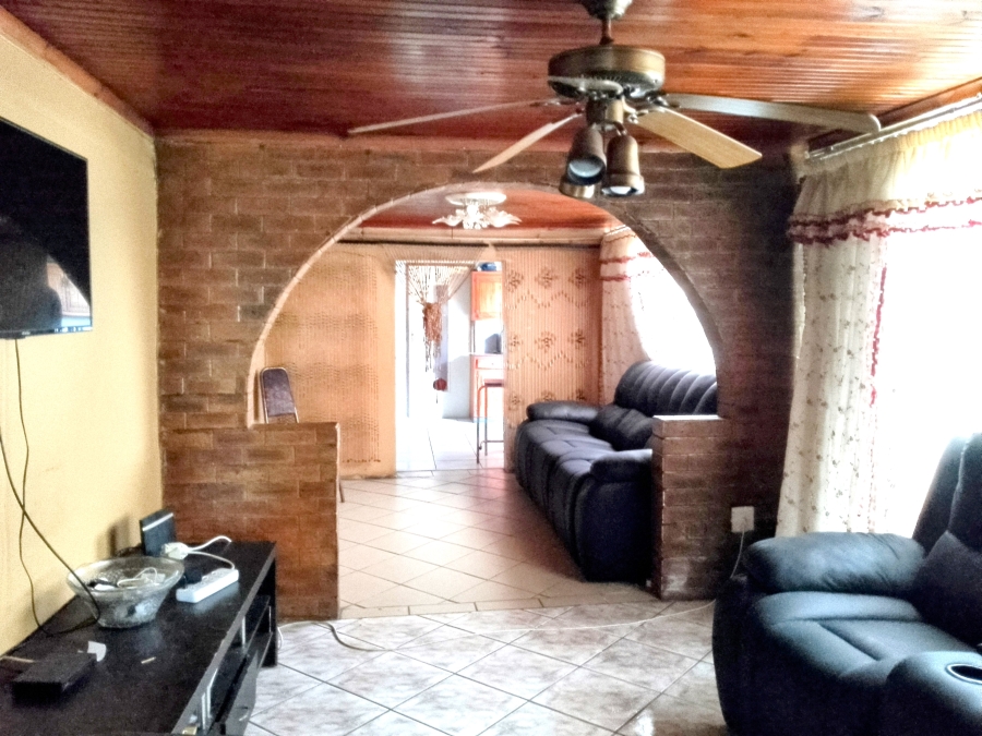 2 Bedroom Property for Sale in New Brighton Eastern Cape